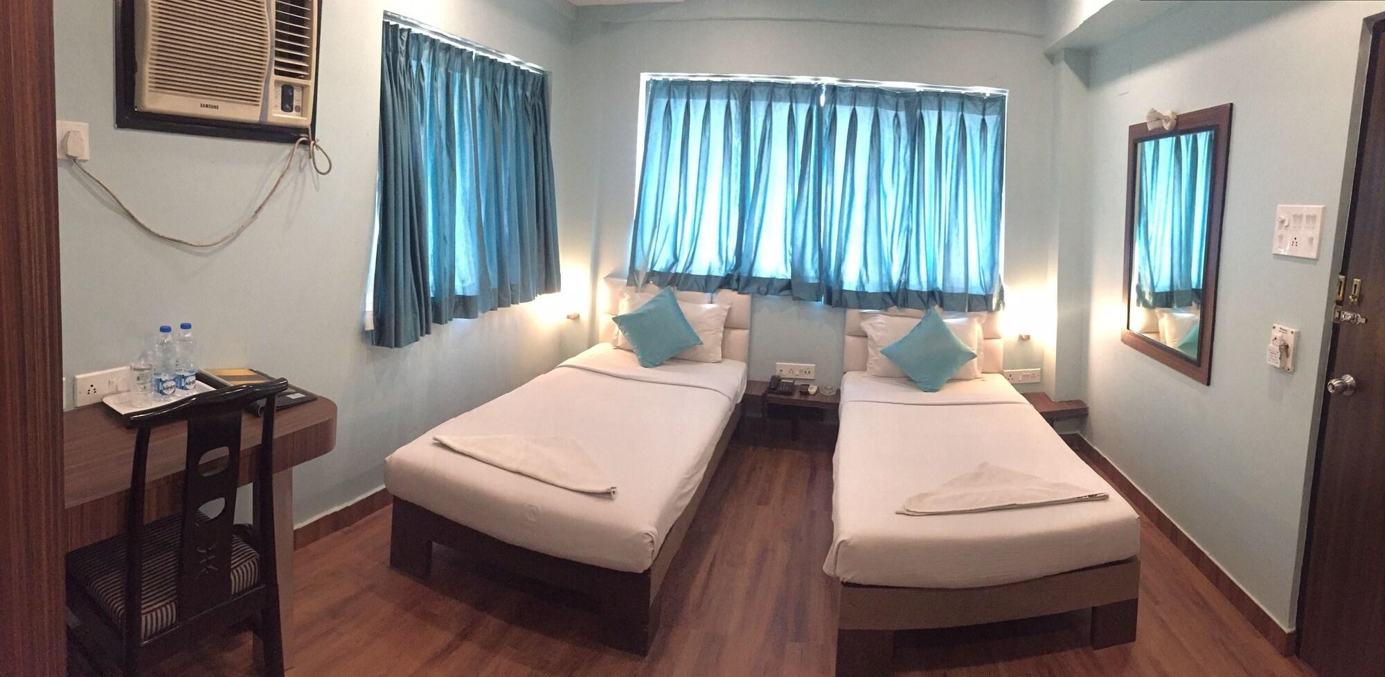 Hotel Crestwood Καλκούτα Εξωτερικό φωτογραφία