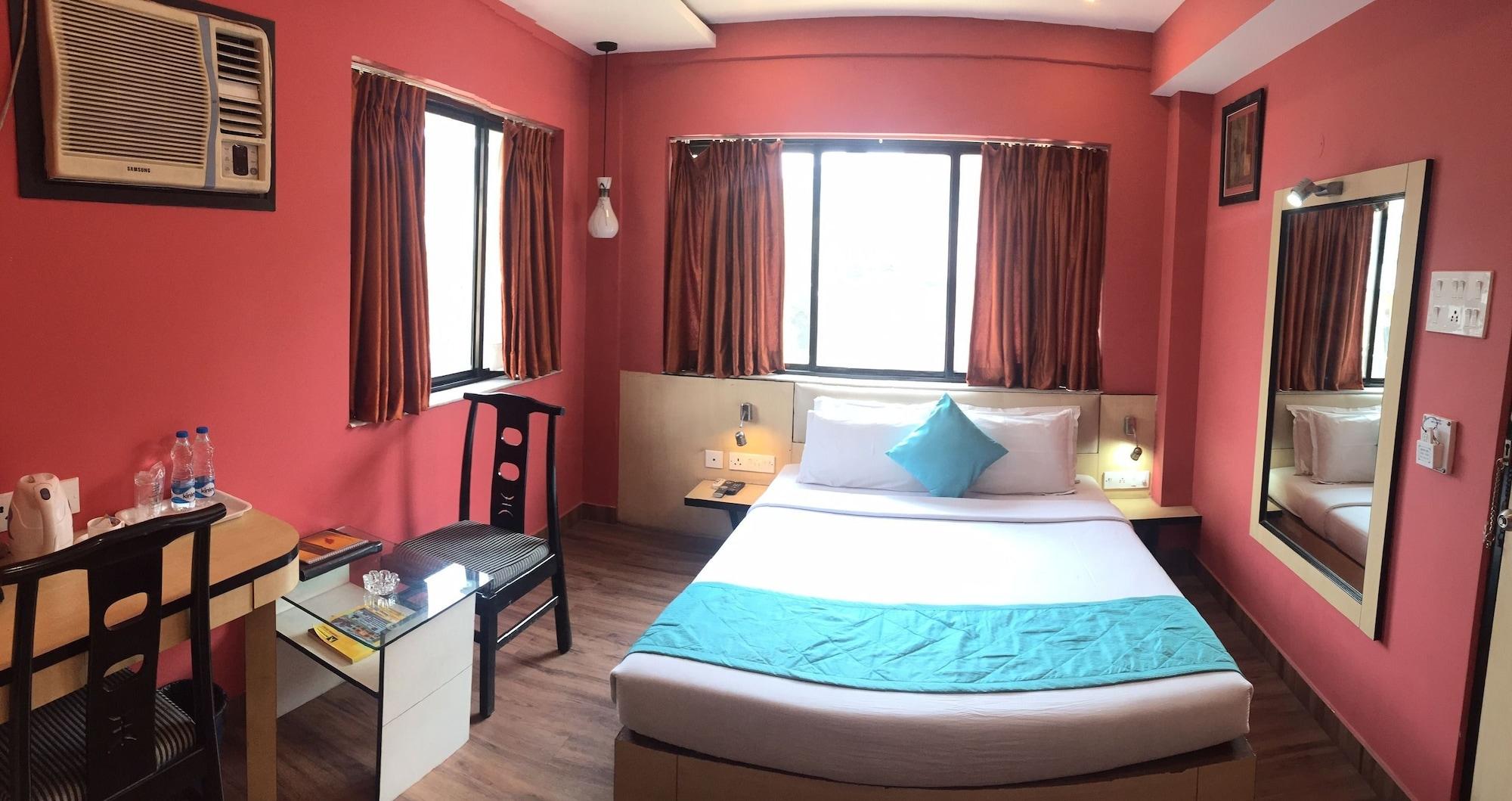 Hotel Crestwood Καλκούτα Εξωτερικό φωτογραφία