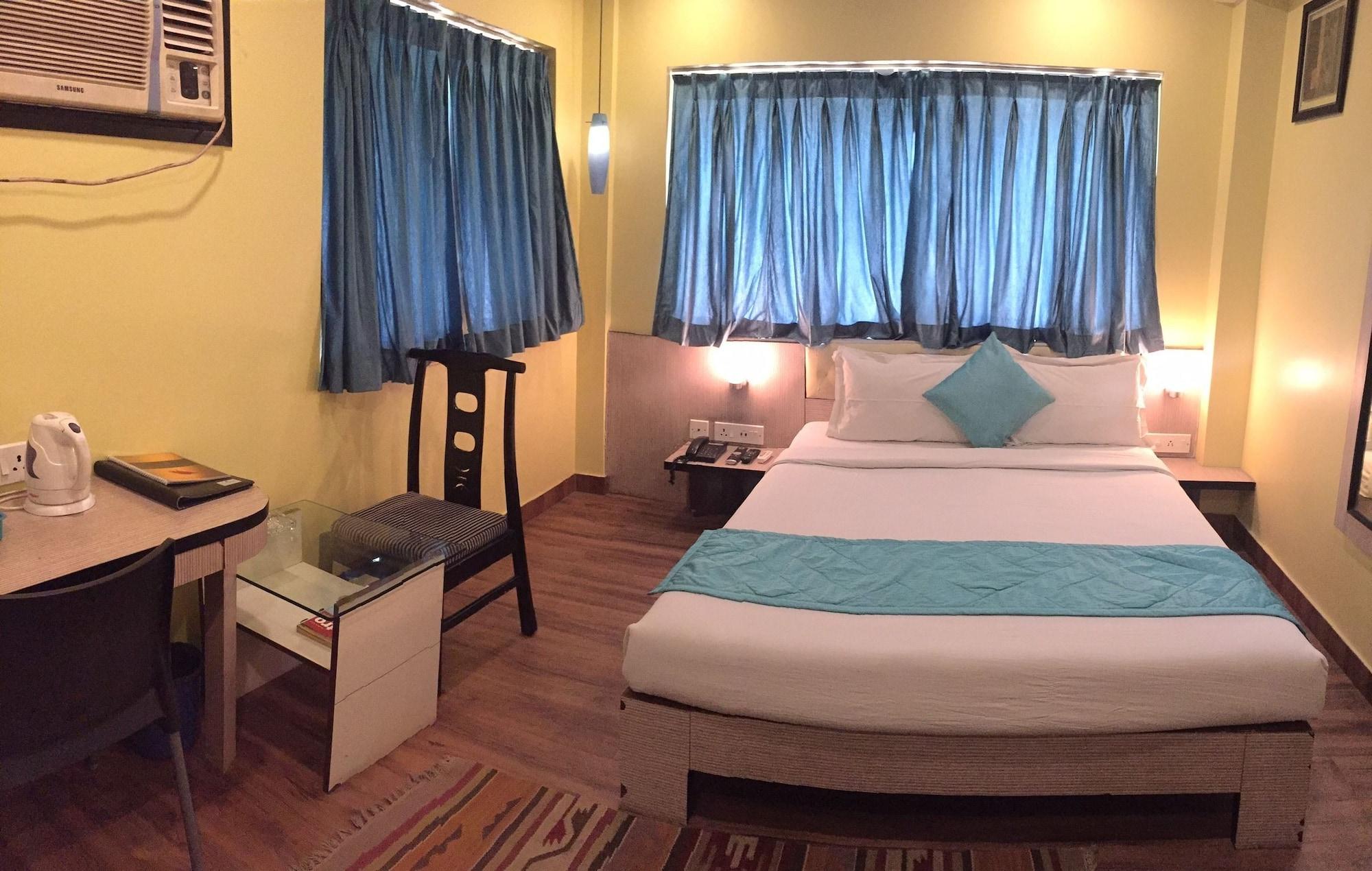 Hotel Crestwood Καλκούτα Εξωτερικό φωτογραφία