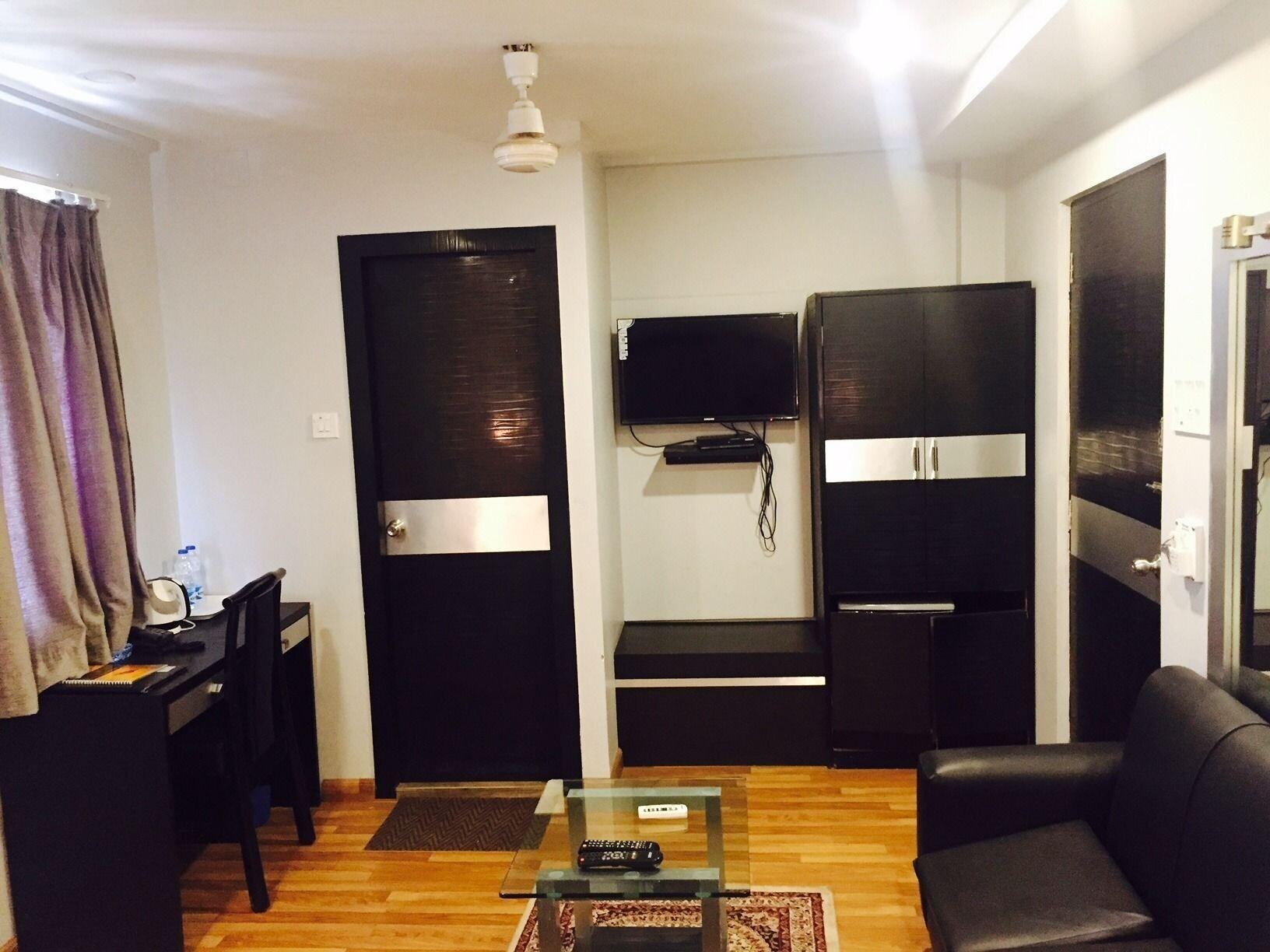 Hotel Crestwood Καλκούτα Εξωτερικό φωτογραφία