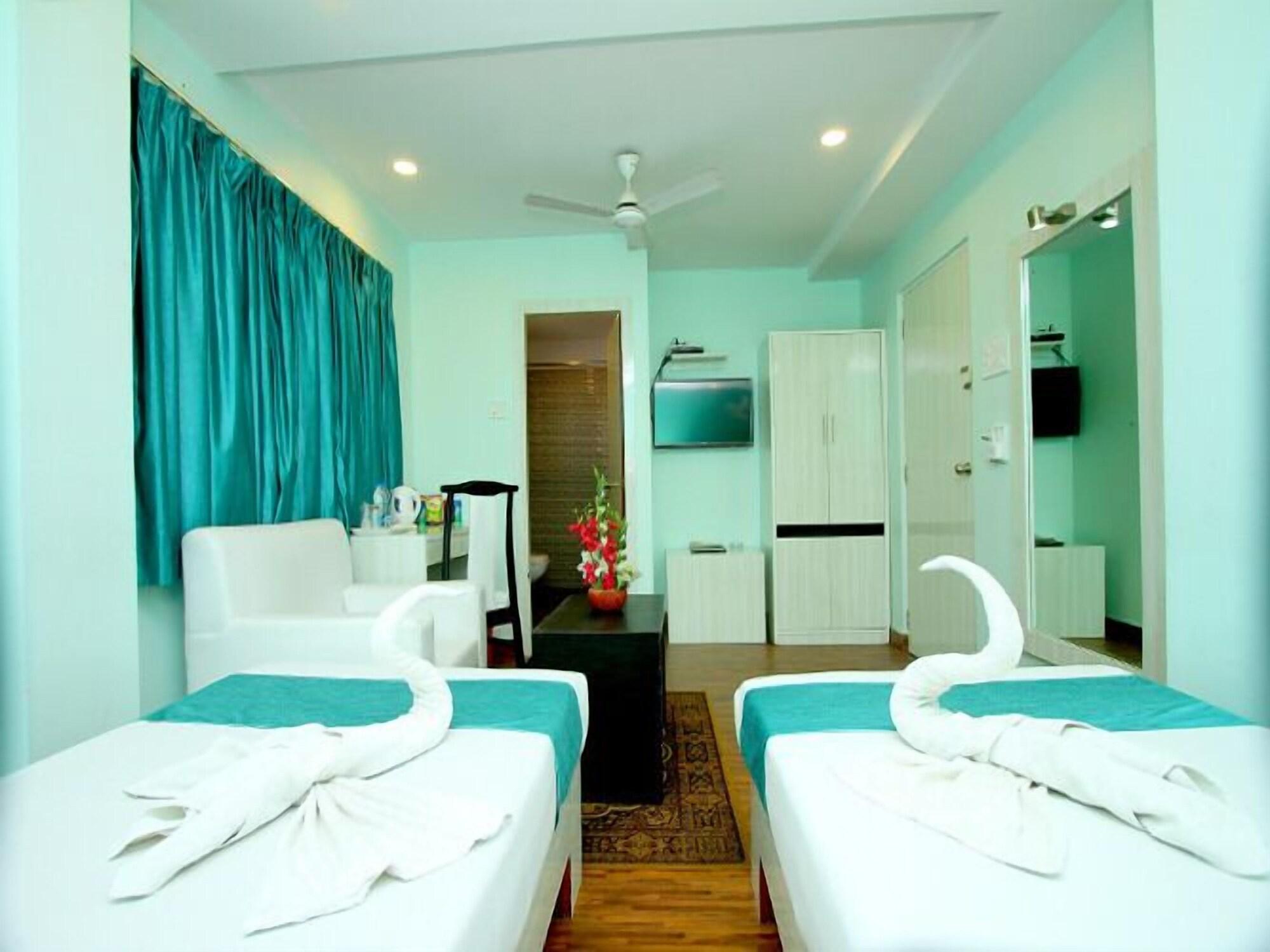 Hotel Crestwood Καλκούτα Εξωτερικό φωτογραφία