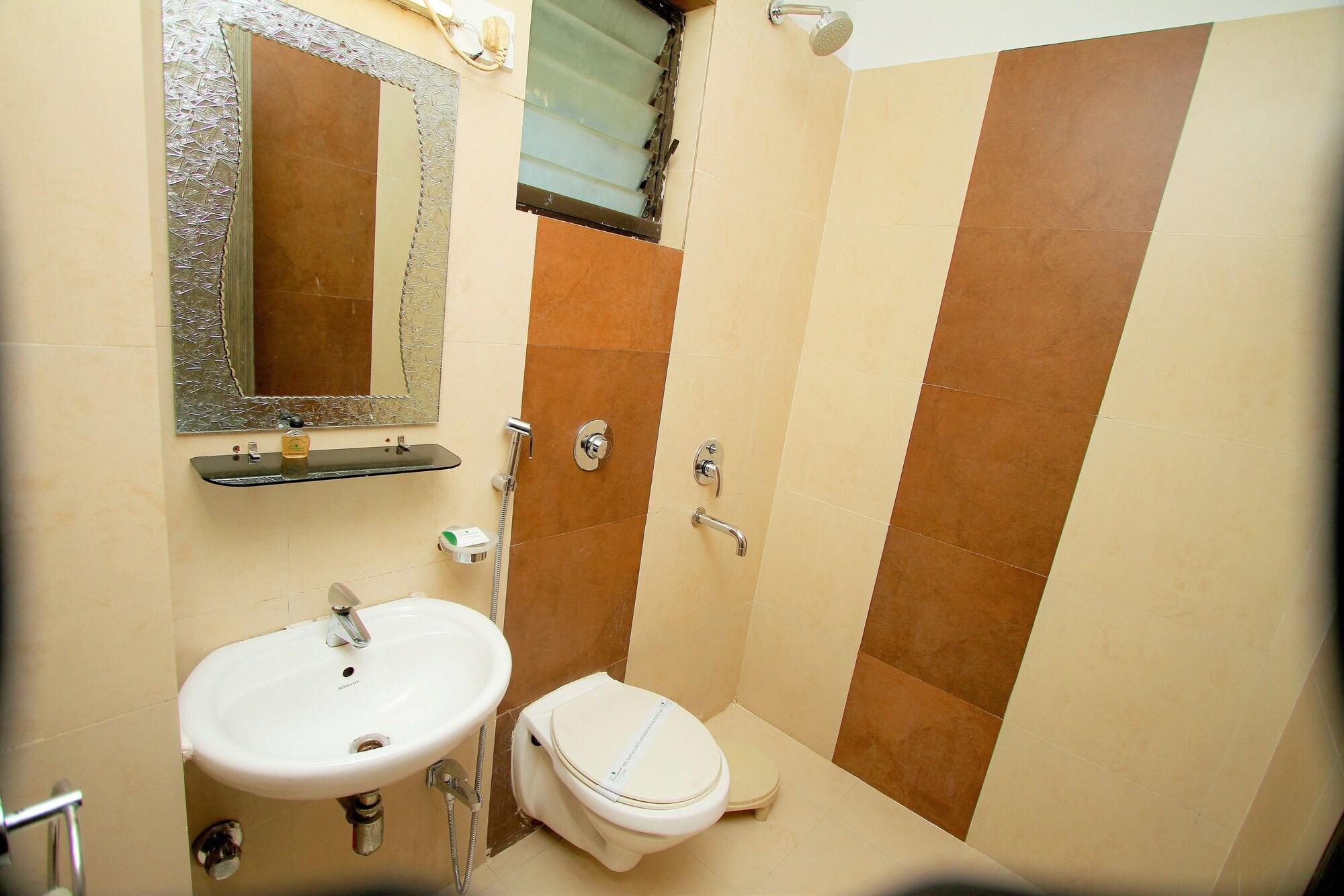 Hotel Crestwood Καλκούτα Εξωτερικό φωτογραφία