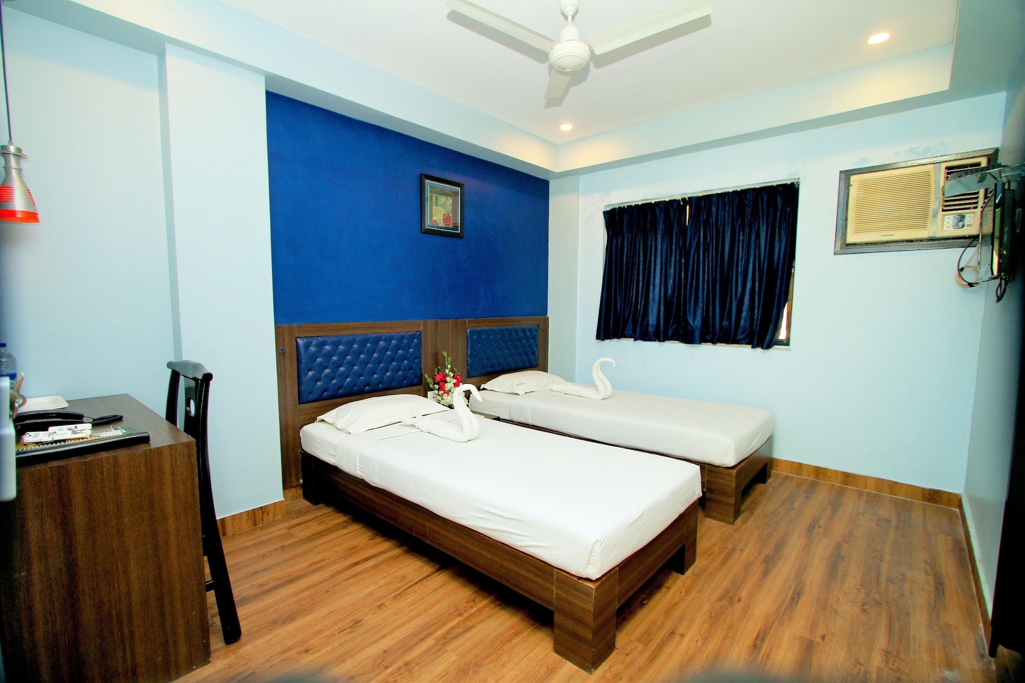 Hotel Crestwood Καλκούτα Εξωτερικό φωτογραφία