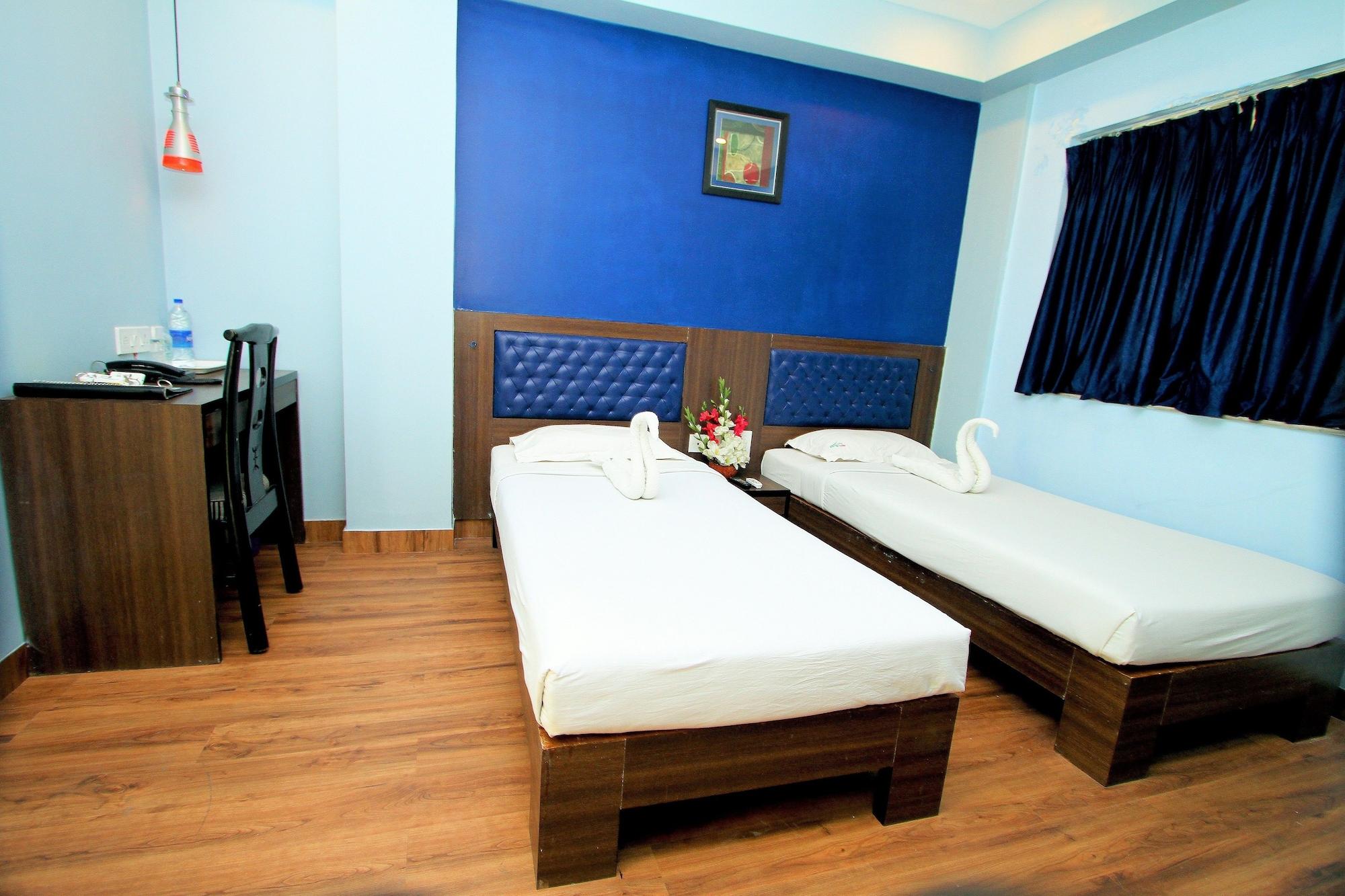 Hotel Crestwood Καλκούτα Εξωτερικό φωτογραφία