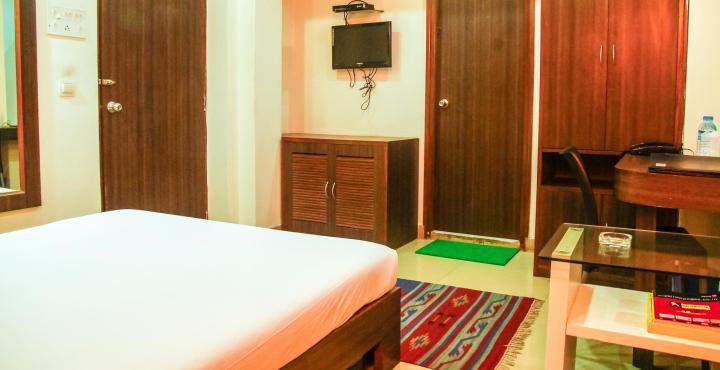 Hotel Crestwood Καλκούτα Εξωτερικό φωτογραφία