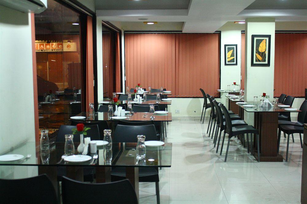 Hotel Crestwood Καλκούτα Εξωτερικό φωτογραφία