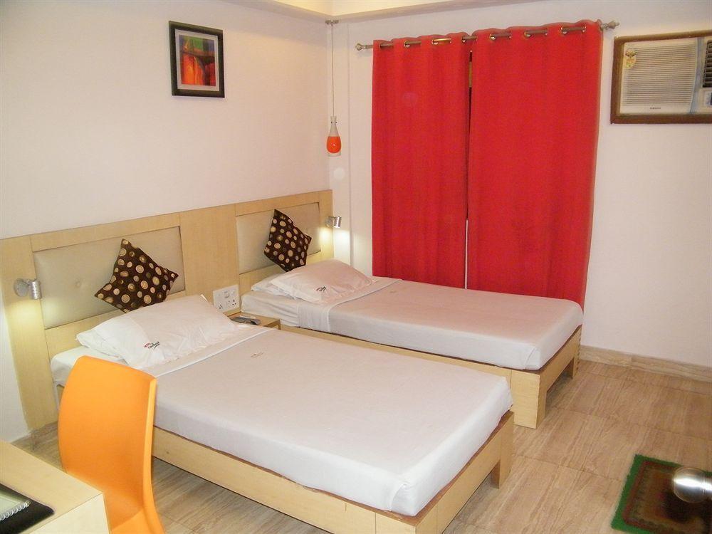 Hotel Crestwood Καλκούτα Εξωτερικό φωτογραφία