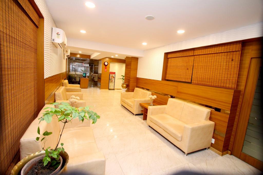 Hotel Crestwood Καλκούτα Εξωτερικό φωτογραφία