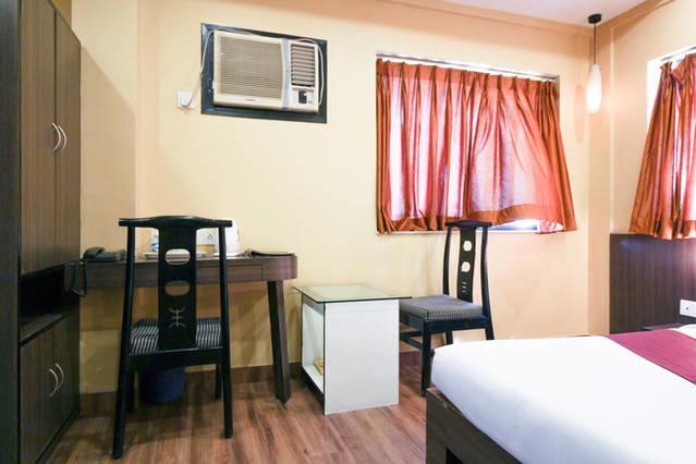 Hotel Crestwood Καλκούτα Εξωτερικό φωτογραφία