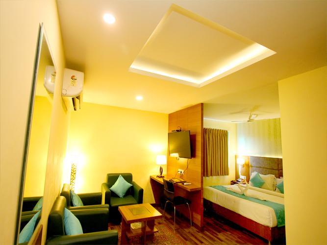 Hotel Crestwood Καλκούτα Εξωτερικό φωτογραφία