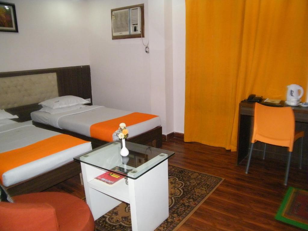 Hotel Crestwood Καλκούτα Εξωτερικό φωτογραφία