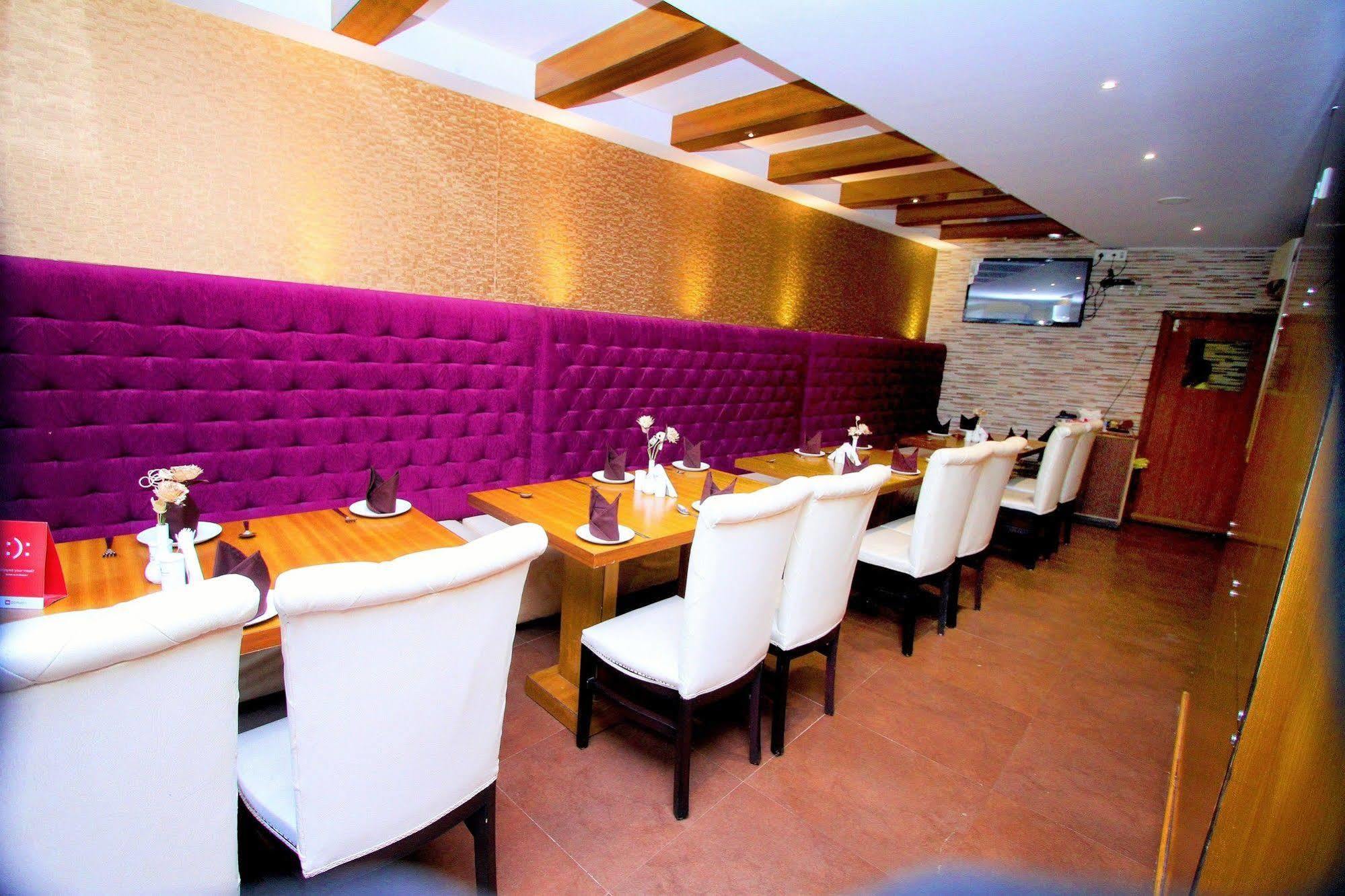 Hotel Crestwood Καλκούτα Εξωτερικό φωτογραφία
